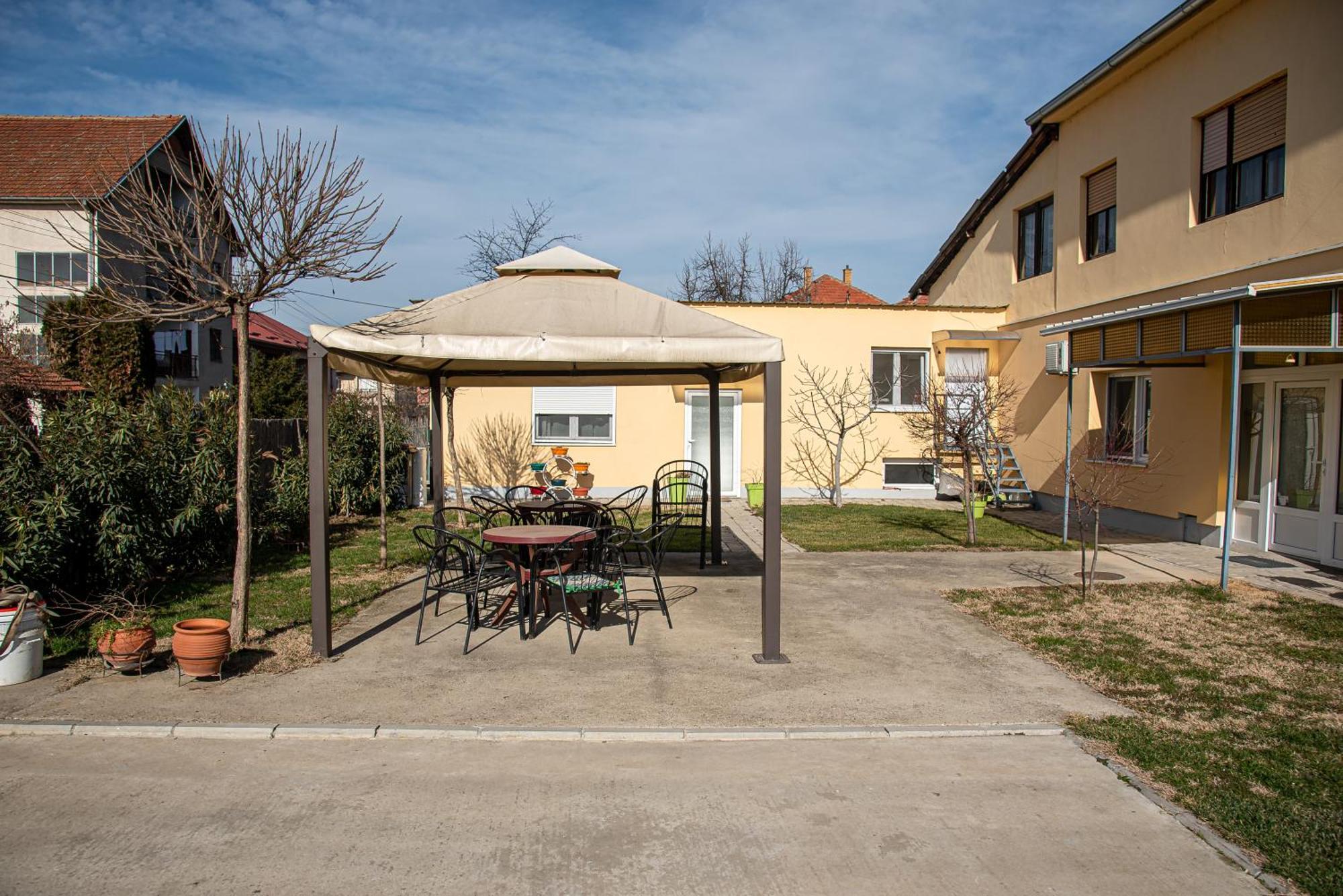 Apartments Kuca Aleksic Ниш Екстер'єр фото