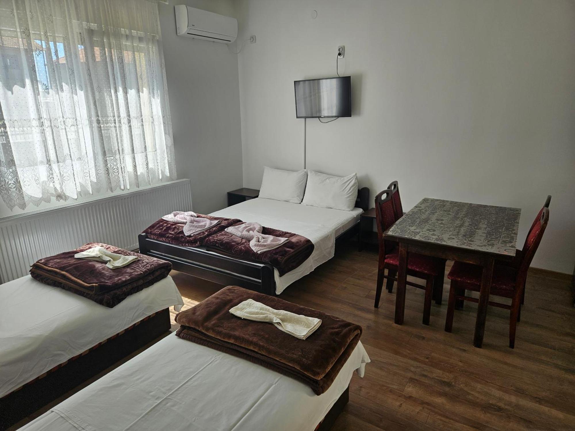 Apartments Kuca Aleksic Ниш Екстер'єр фото