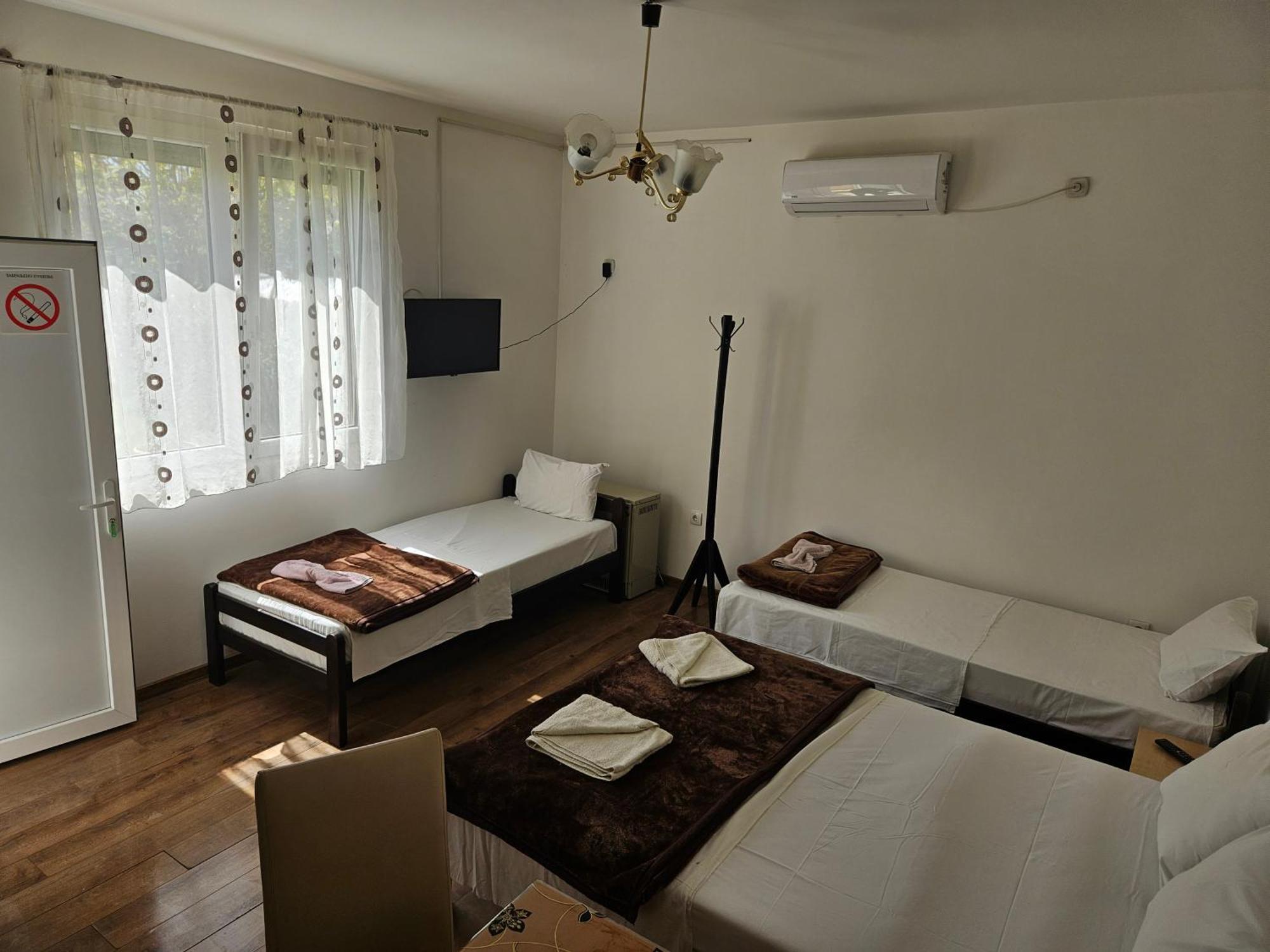 Apartments Kuca Aleksic Ниш Екстер'єр фото