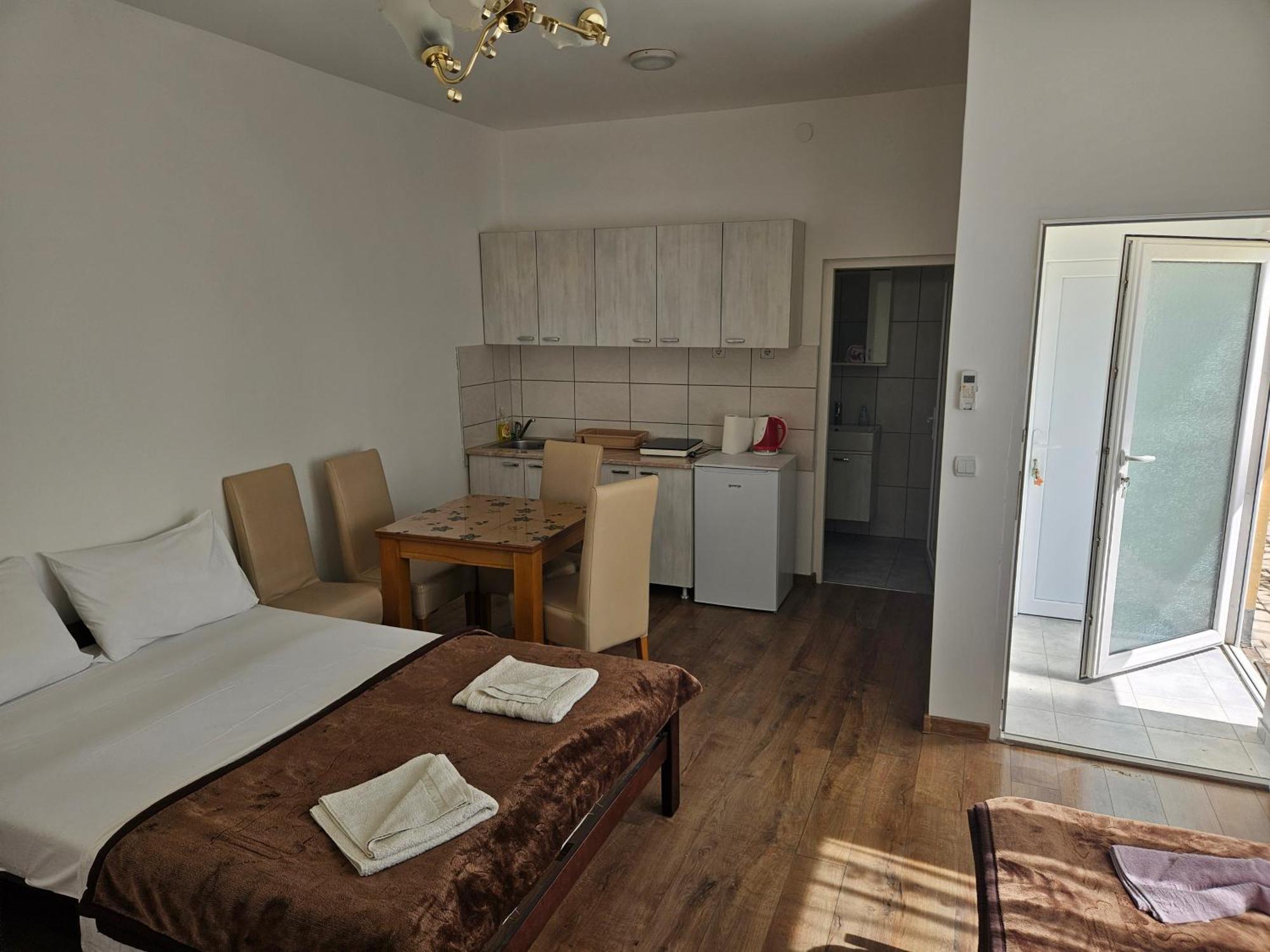 Apartments Kuca Aleksic Ниш Екстер'єр фото