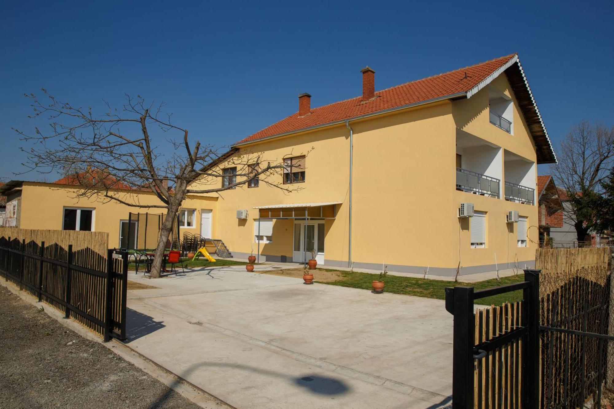 Apartments Kuca Aleksic Ниш Екстер'єр фото